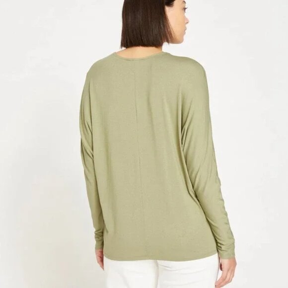 NWT - Universal Standard Crew Neck Dolman Sleeve Top - M(18/20) - Oil Green - Picture 2 of 5